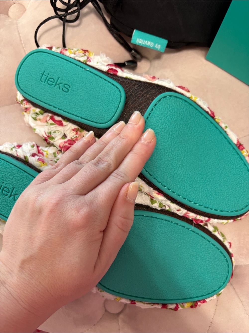 Tieks Floral White Red Green Foldable Ballet Flats - Picture 4 of 5